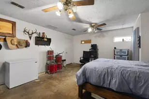 705 Pillar St, Bowie, TX 76230 - Photo 14