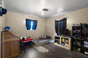 705 Pillar St, Bowie, TX 76230 - Photo 16