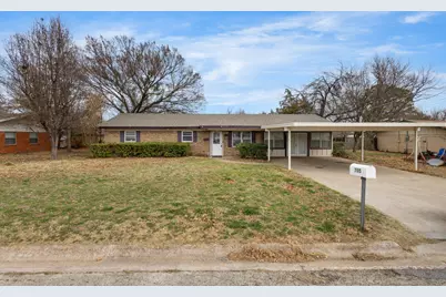 705 Pillar St, Bowie, TX 76230 - Photo 1