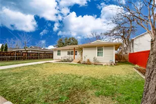 1961 Morris St, Dallas, TX 75212 - Photo 2