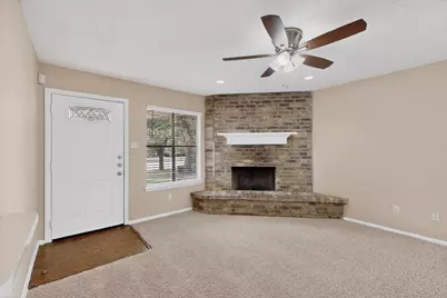 913 W Rochelle Road, Irving, TX 75062 - Photo 10