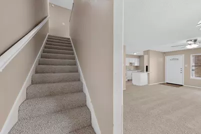 913 W Rochelle Road, Irving, TX 75062 - Photo 8