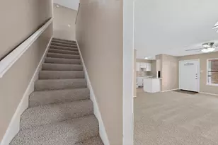 913 W Rochelle Rd, Irving, TX 75062 - Photo 8