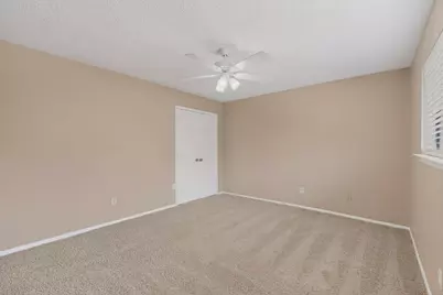 913 W Rochelle Road, Irving, TX 75062 - Photo 22