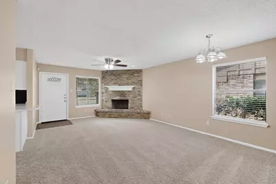 913 W Rochelle Road, Irving, TX 75062 - Photo 12