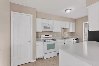 913 W Rochelle Road, Irving, TX 75062 - Photo 12