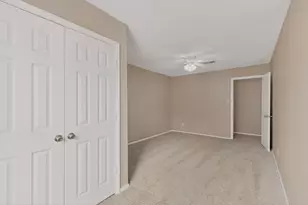 913 W Rochelle Rd, Irving, TX 75062 - Photo 28