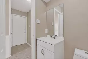 913 W Rochelle Rd, Irving, TX 75062 - Photo 32