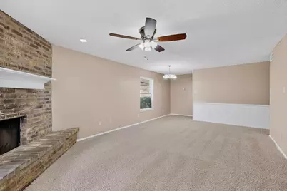 913 W Rochelle Road, Irving, TX 75062 - Photo 10