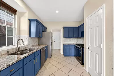 2124 Newport Drive, Flower Mound, TX 75028 - Photo 10