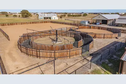 221 Silver Spur, Weatherford, TX 76087 - Photo 28