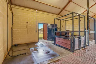 221 Silver Spur, Weatherford, TX 76087 - Photo 14
