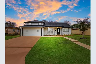 916 Kelley Drive, Everman, TX 76140 - Photo 2