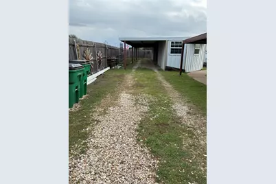 1116 Navarro, Mart, TX 76664 - Photo 6