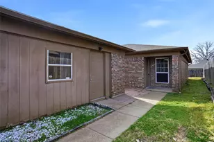 10257 Aurora Dr, Fort Worth, TX 76108 - Photo 2