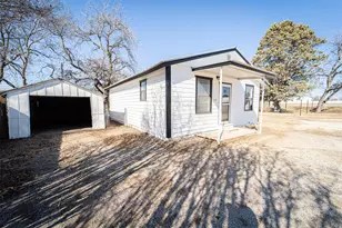 618 Oak St, Clyde, TX 79510 - Photo 2