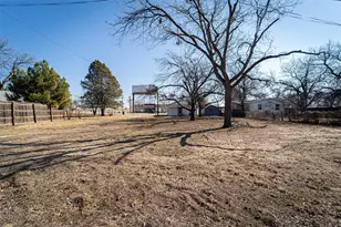 618 Oak St, Clyde, TX 79510 - Photo 38