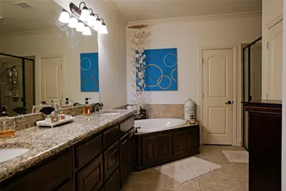 10612 Steinbeck Court, Irving, TX 75063 - Photo 16