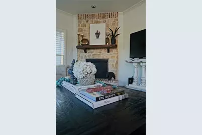 10612 Steinbeck Court, Irving, TX 75063 - Photo 4