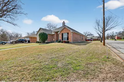 2700 Pollard Street, Fort Worth, TX 76112 - Photo 2