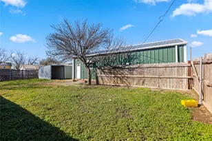 702 Main St, Windom, TX 75492 - Photo 22
