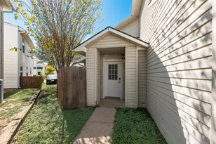 812 Isla Verde Plaza, Dallas, TX 75211 - Photo 2