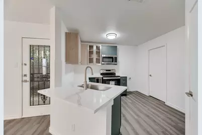 812 Isla Verde Plaza, Dallas, TX 75211 - Photo 8