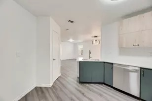 812 Isla Verde Plaza, Dallas, TX 75211 - Photo 10