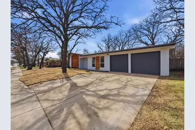 116 Ravenswood Drive, Bedford, TX 76022 - Photo 4