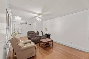 10382 Newcombe Dr, Dallas, TX 75228 - Photo 4