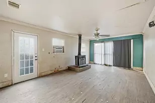 2305 Stanford St, Greenville, TX 75401 - Photo 6