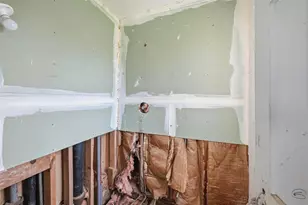 2305 Stanford St, Greenville, TX 75401 - Photo 22