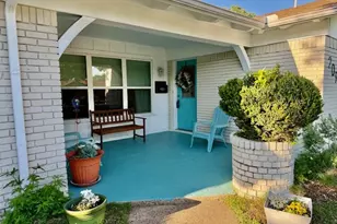 209 Linda Ln, Irving, TX 75062 - Photo 1