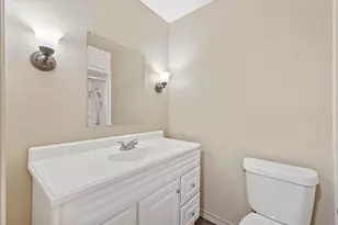 914 Toyah Creek Ln, Garland, TX 75040 - Photo 10