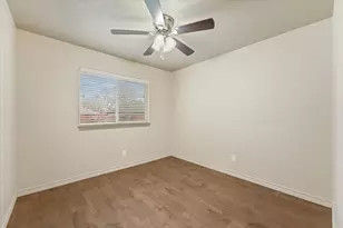 914 Toyah Creek Ln, Garland, TX 75040 - Photo 8