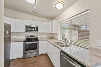 914 Toyah Creek Lane, Garland, TX 75040 - Photo 6