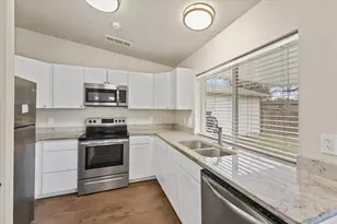 914 Toyah Creek Ln, Garland, TX 75040 - Photo 6