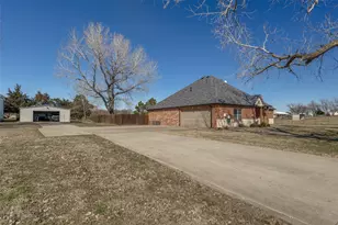 755 Bones Chapel Rd, Whitesboro, TX 76273 - Photo 22