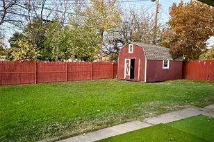 2219 Addington St, Irving, TX 75062 - Photo 4