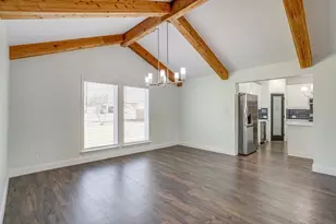 202 S Cummings Dr, Alvarado, TX 76009 - Photo 4