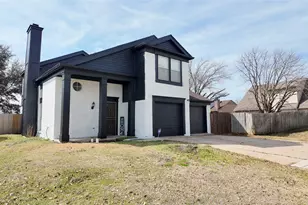 518 Nightshade Dr, Arlington, TX 76018 - Photo 2