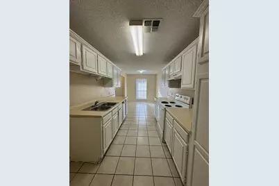 4500 Spinnaker Court, Fort Worth, TX 76135 - Photo 6