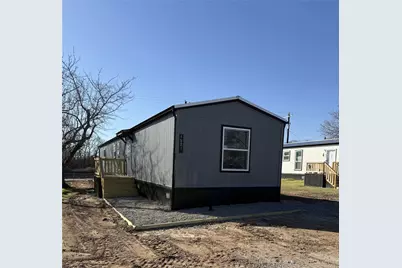 1521 Lark Court, Azle, TX 76020 - Photo 2