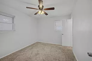 313 NW Jayellen Ave, Burleson, TX 76028 - Photo 20