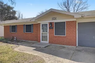 313 NW Jayellen Ave, Burleson, TX 76028 - Photo 4