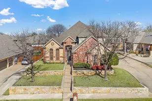 7921 Shady Oaks Dr, North Richland Hills, TX 76182 - Photo 1