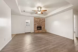 6630 Parkview Ln, North Richland Hills, TX 76182 - Photo 2