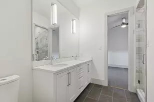 1018 S Waverly Dr, Dallas, TX 75208 - Photo 14