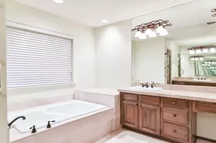 3604 Lake Champlain Dr, Arlington, TX 76016 - Photo 30