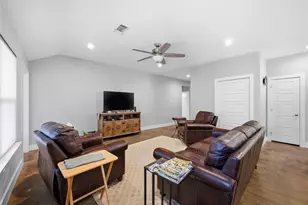 2209 N Hickory St, Sherman, TX 75092 - Photo 6